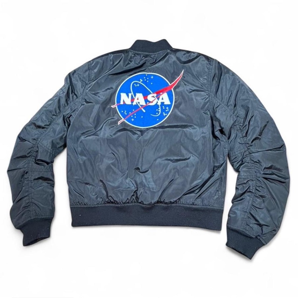Black NASA bomber jacket with classic MA-1 inspired silhouette 🚀 forever 21 - Picture 2 of 8